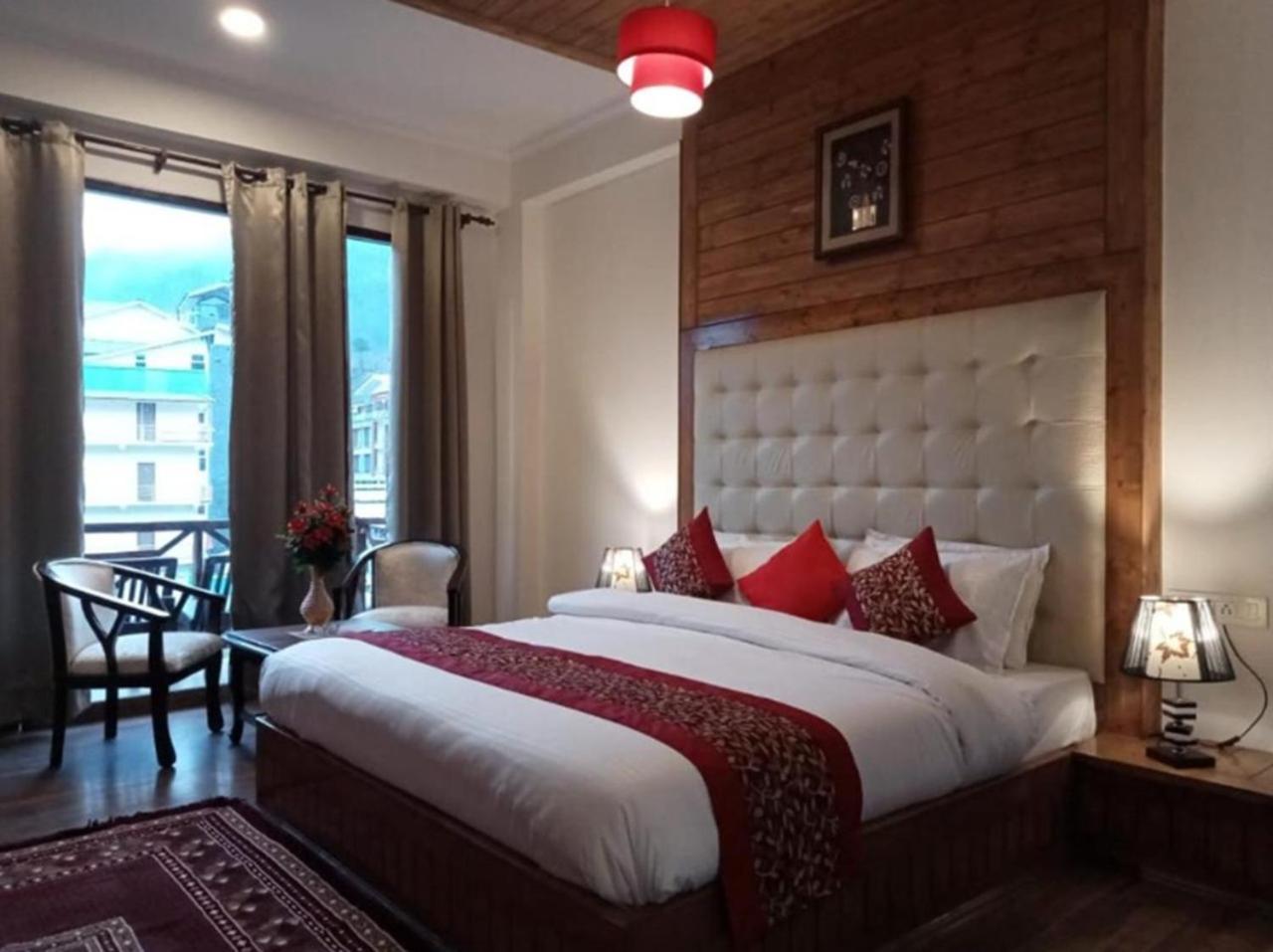 Hotel The Spruce Mansion Manāli Esterno foto
