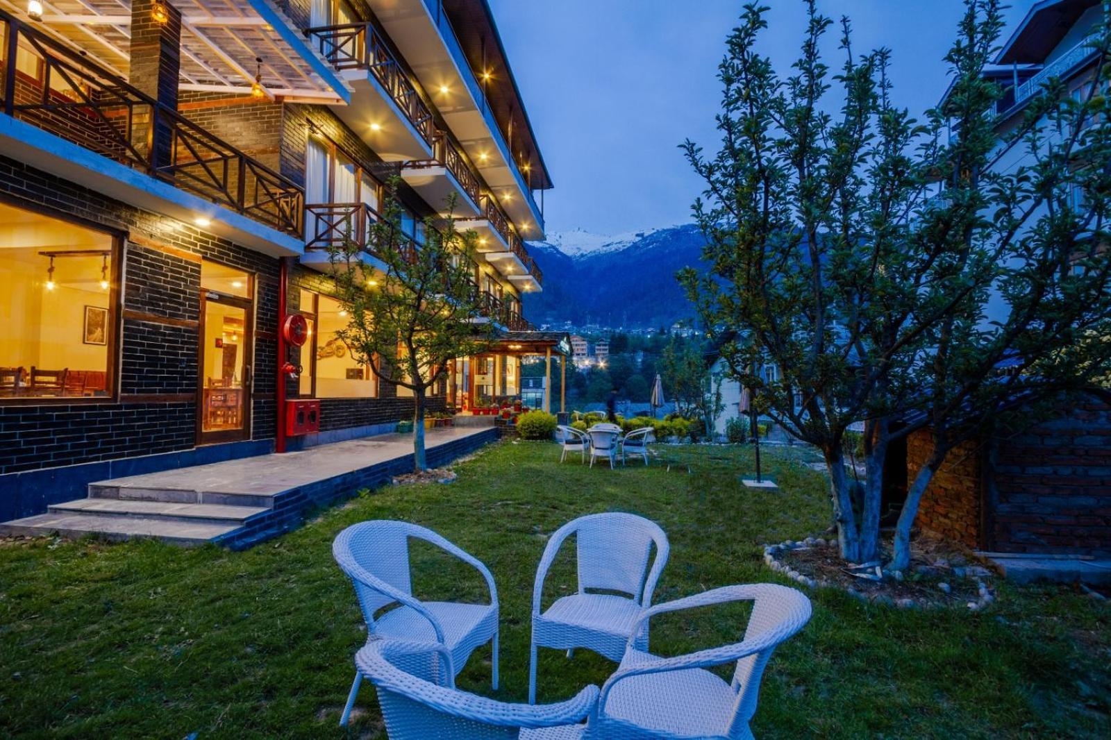 Hotel The Spruce Mansion Manāli Esterno foto