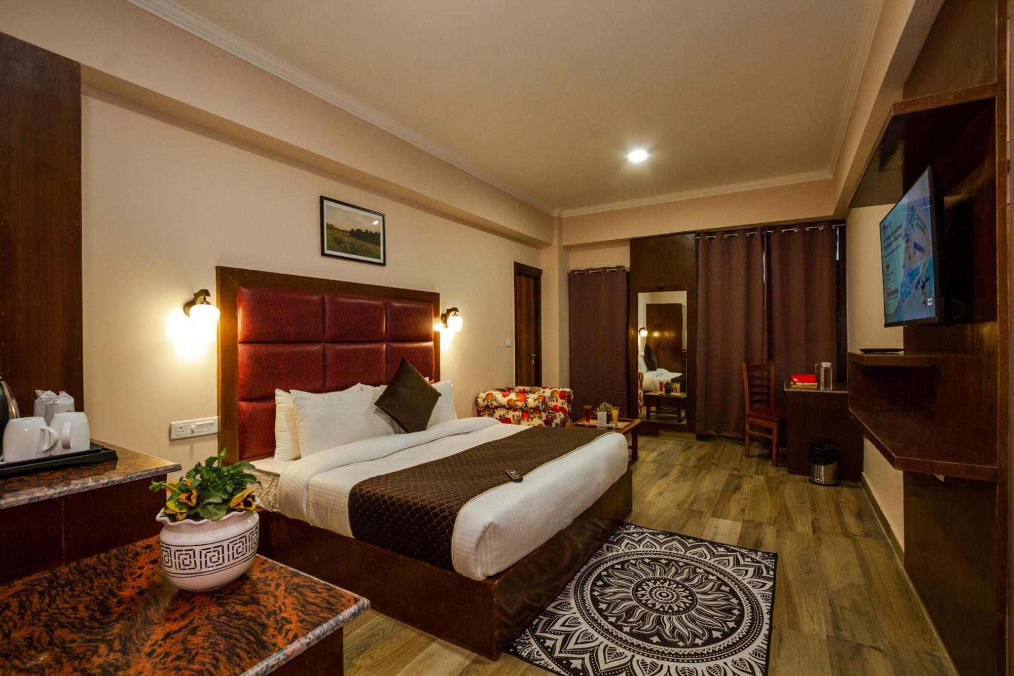Hotel The Spruce Mansion Manāli Esterno foto